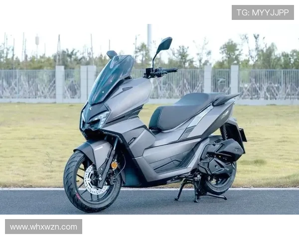 12980元!ABS+TCS+投屏仪表+大容量油箱,台荣发布荣150踏板车 12980元!ABS+TCS+投屏仪表+大容量油箱,台荣发布荣150踏板车